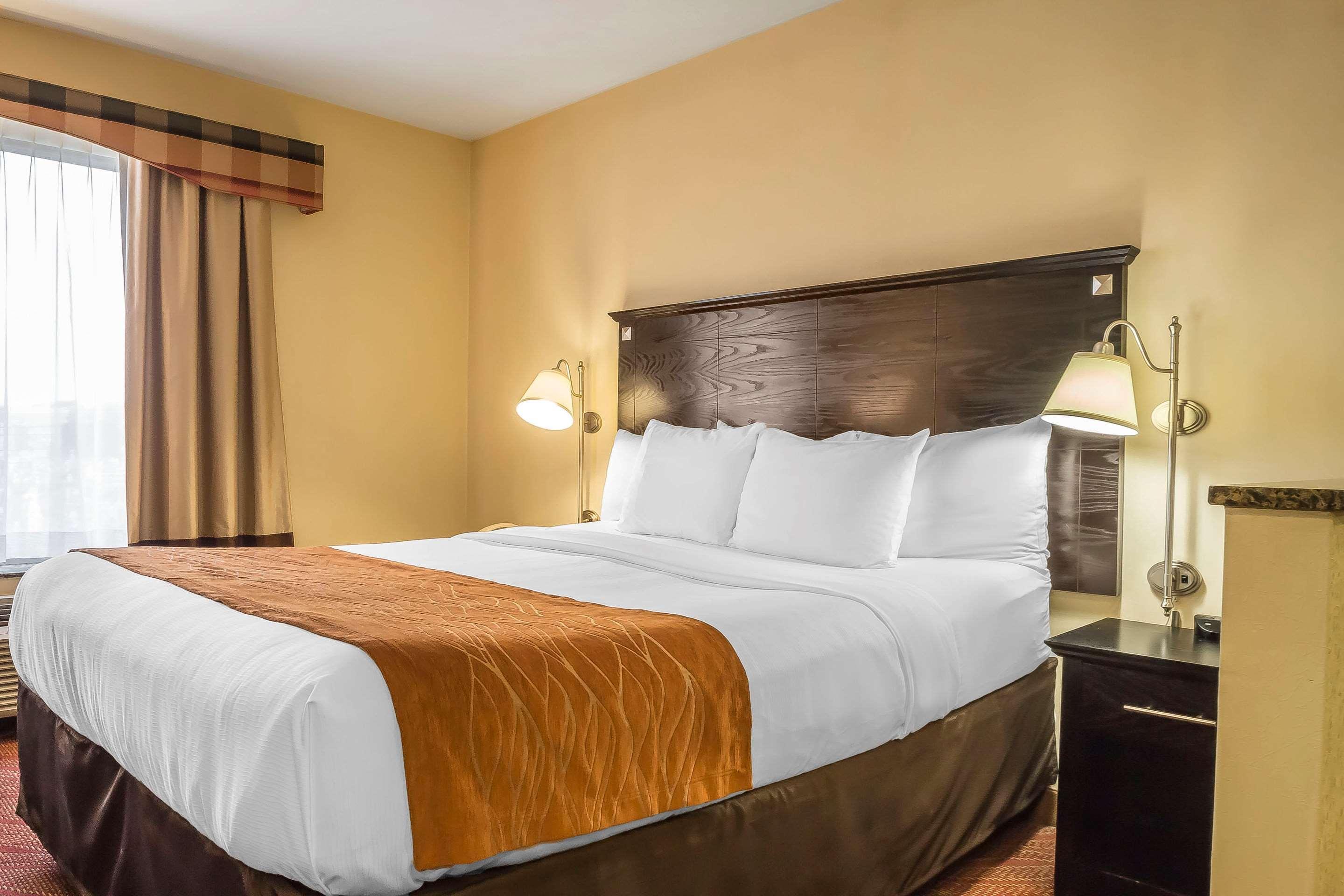 Comfort Inn & Suites Laguardia Airport New York Exterior photo