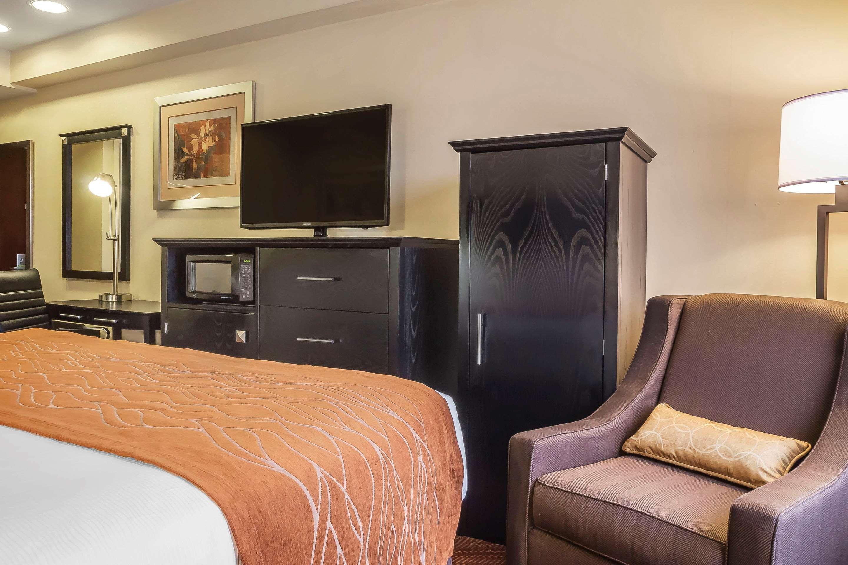 Comfort Inn & Suites Laguardia Airport New York Exterior photo