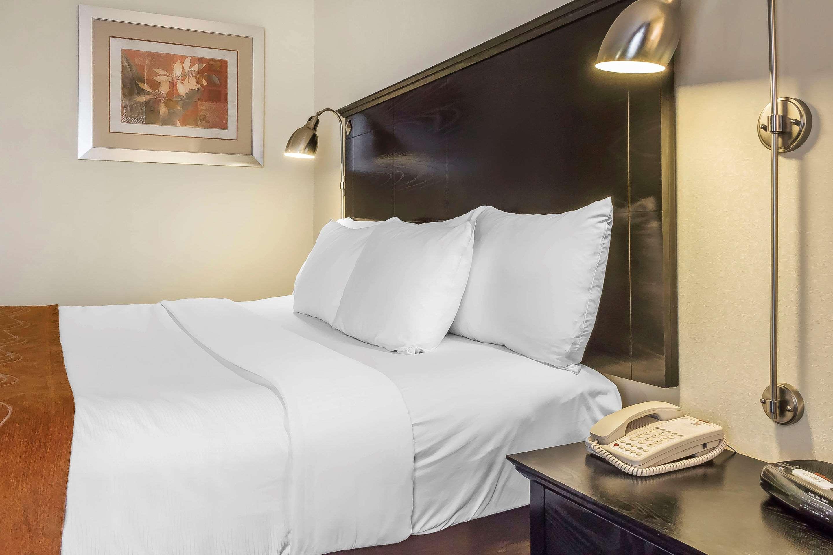 Comfort Inn & Suites Laguardia Airport New York Exterior photo