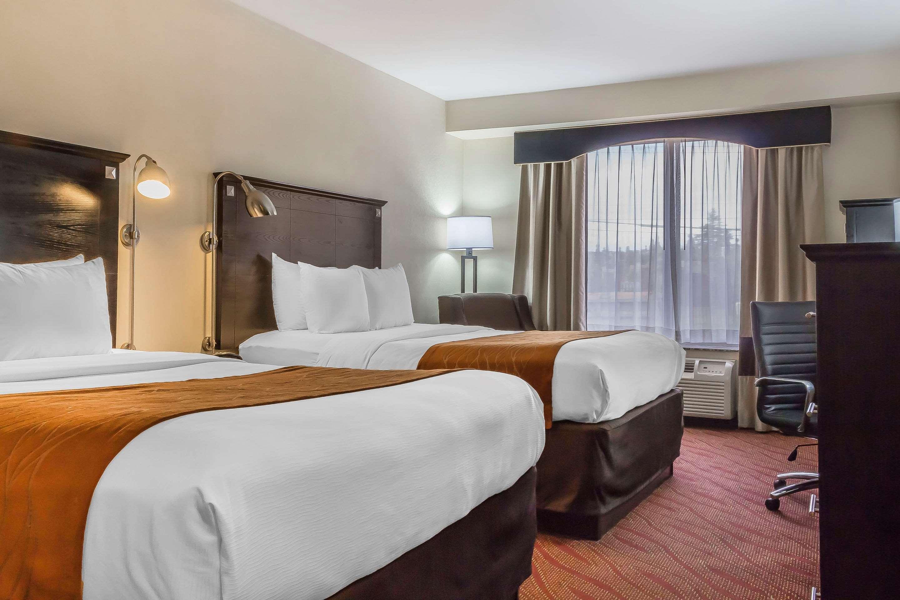 Comfort Inn & Suites Laguardia Airport New York Exterior photo