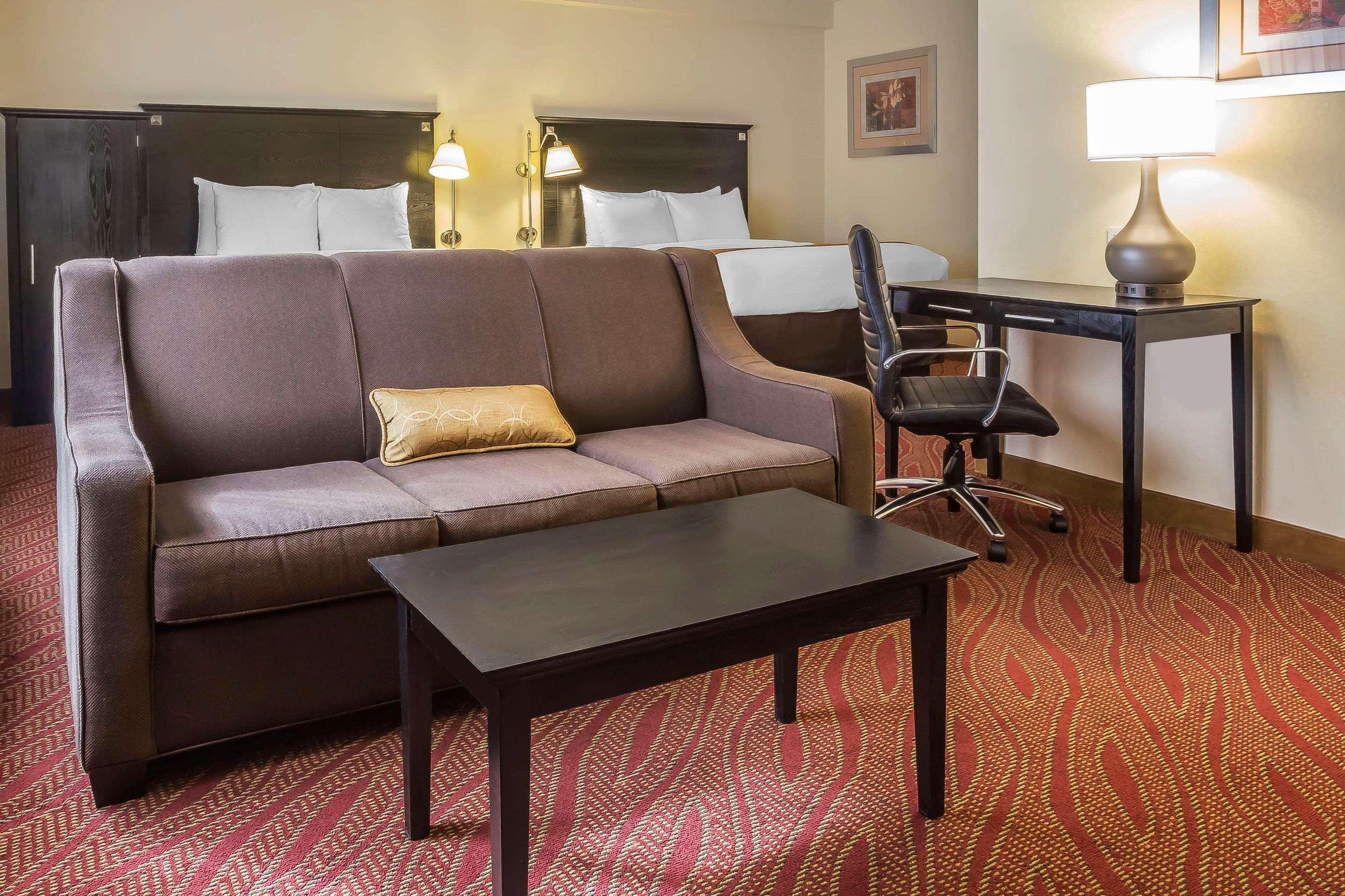 Comfort Inn & Suites Laguardia Airport New York Exterior photo