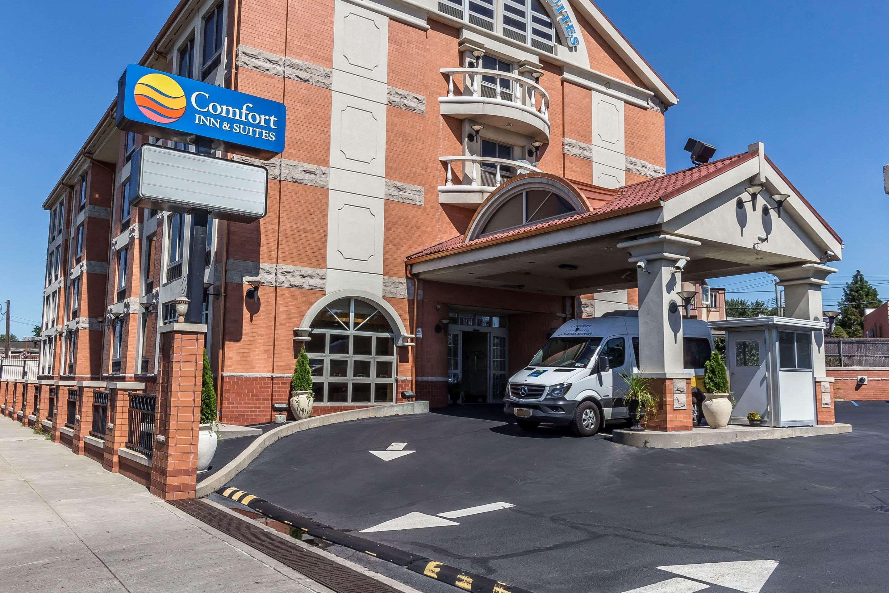 Comfort Inn & Suites Laguardia Airport New York Exterior photo