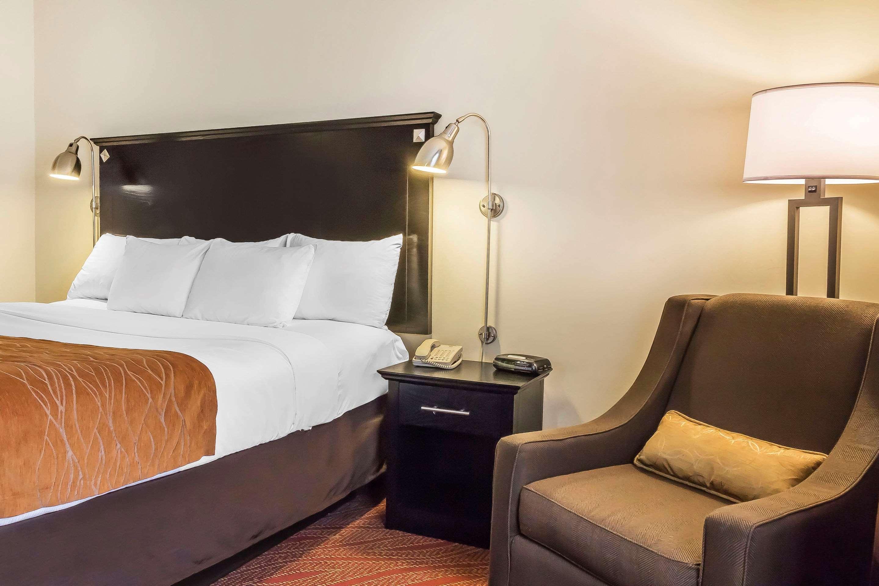 Comfort Inn & Suites Laguardia Airport New York Exterior photo