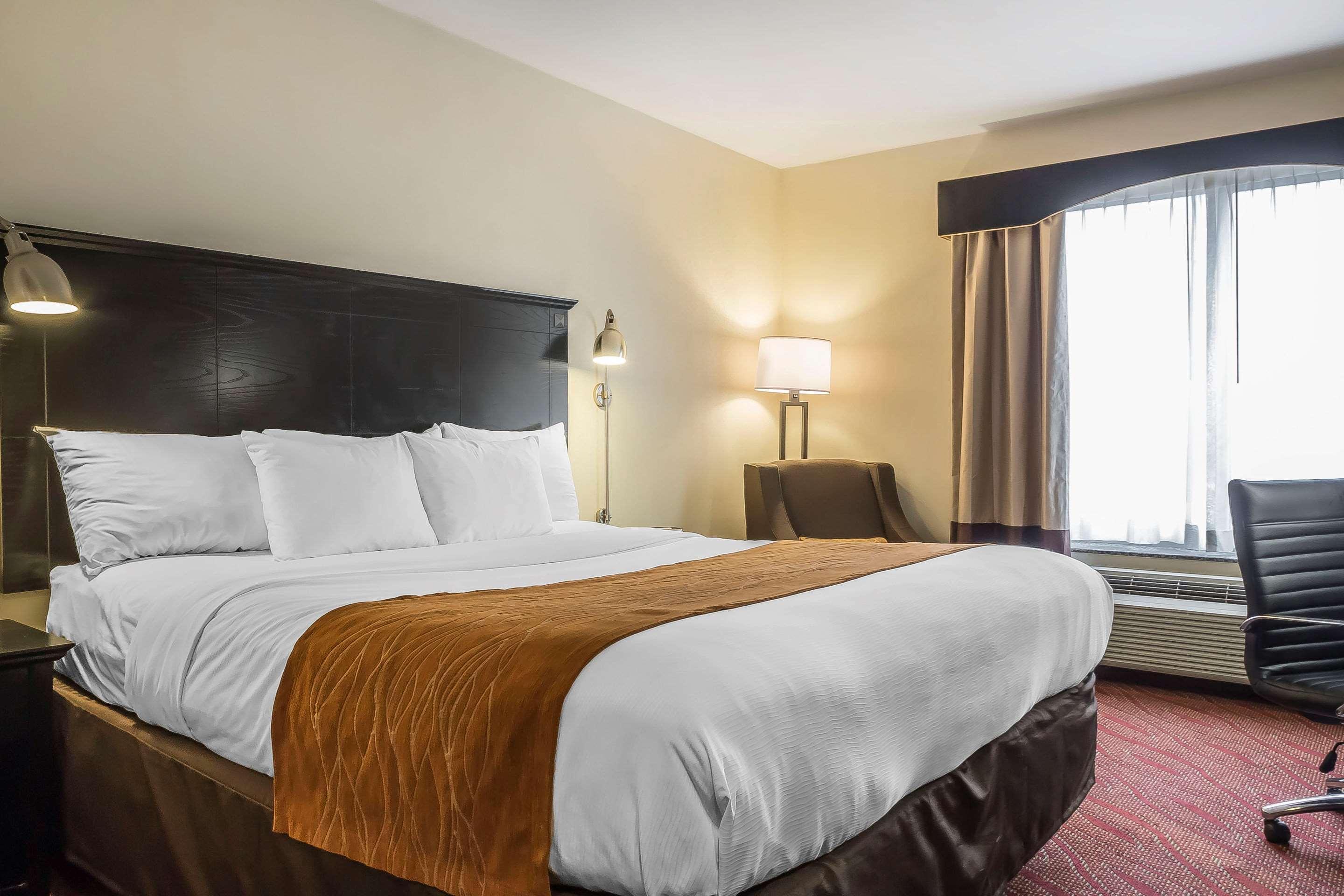 Comfort Inn & Suites Laguardia Airport New York Exterior photo