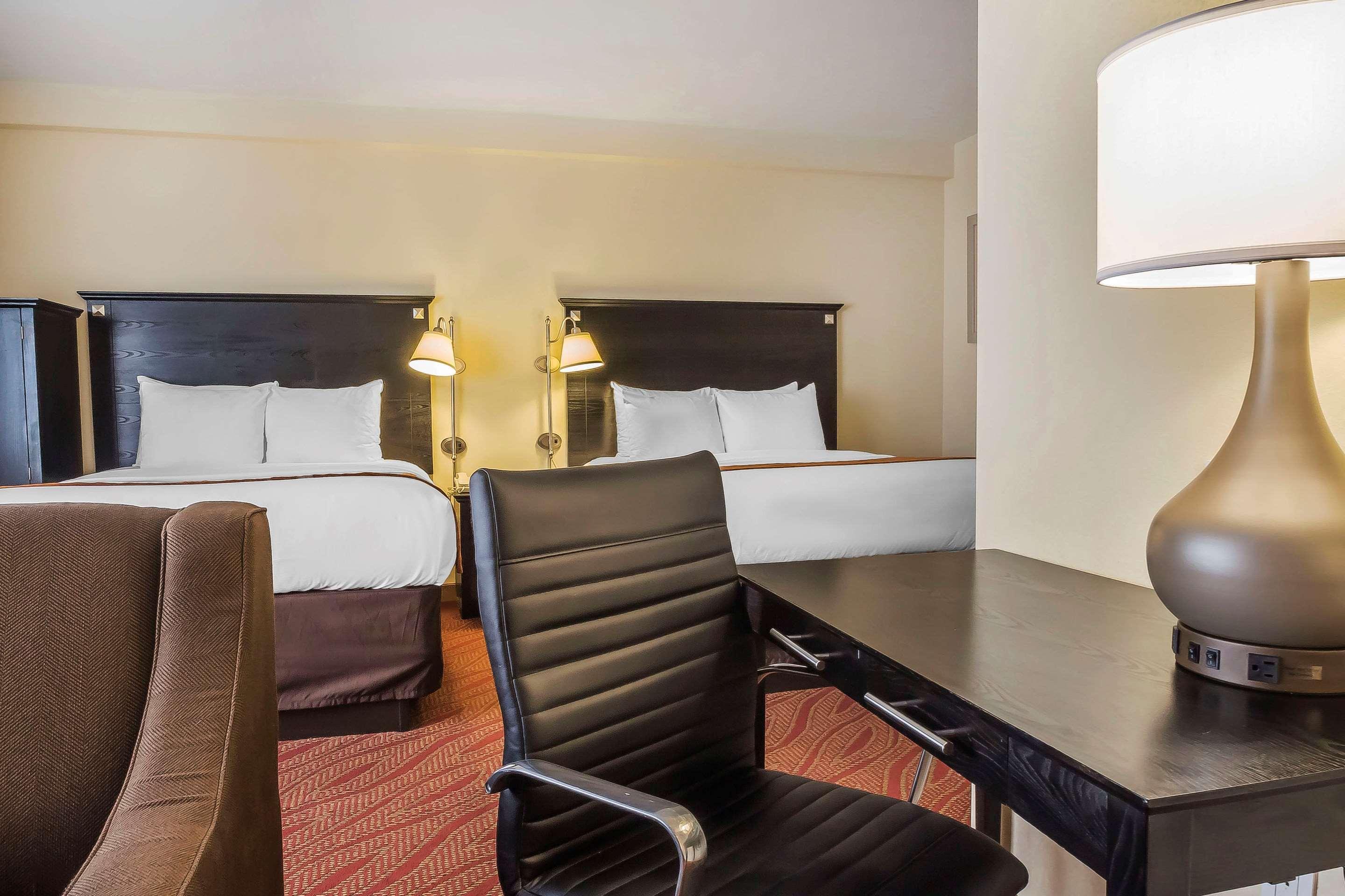 Comfort Inn & Suites Laguardia Airport New York Exterior photo