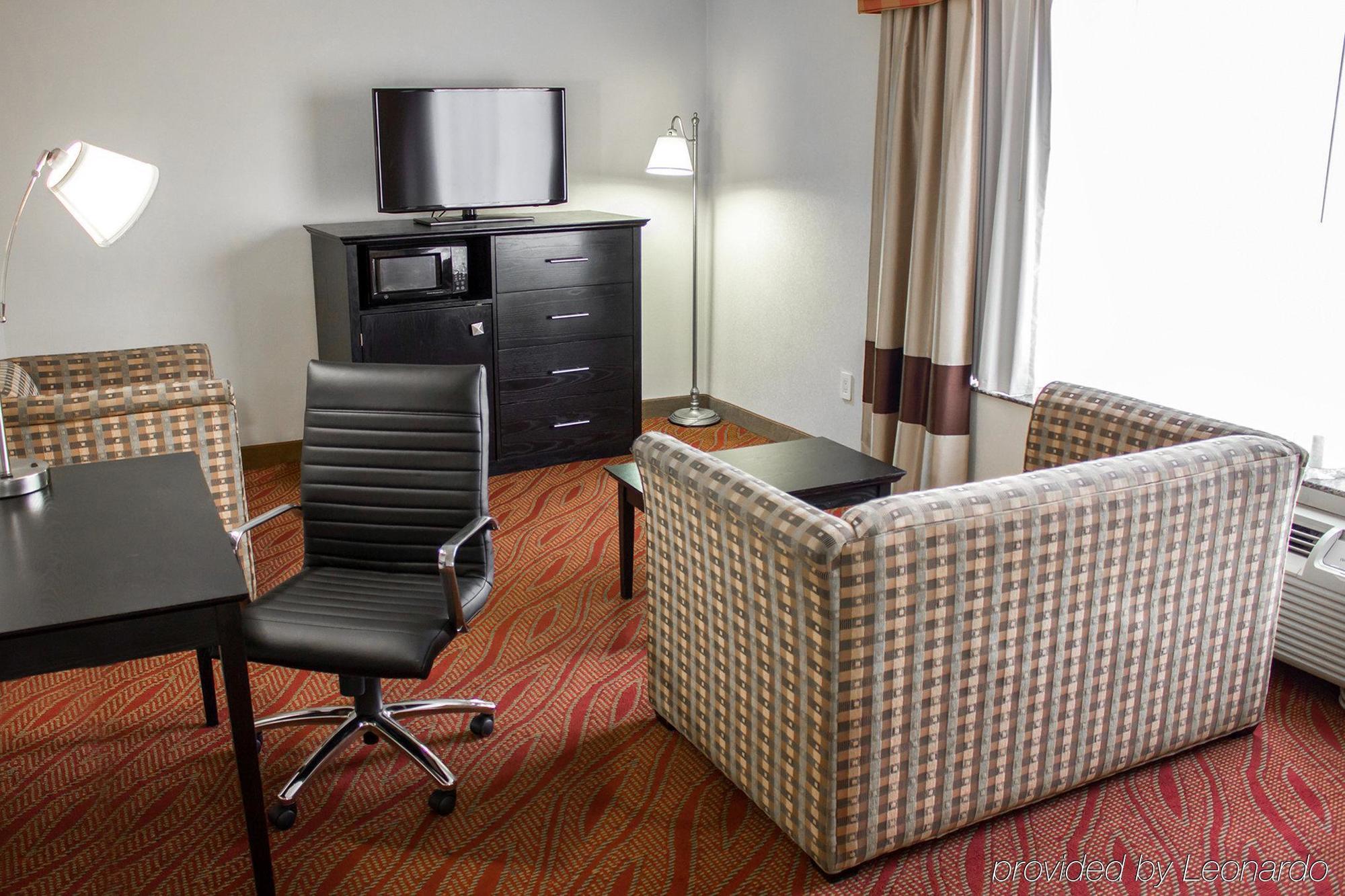 Comfort Inn & Suites Laguardia Airport New York Exterior photo