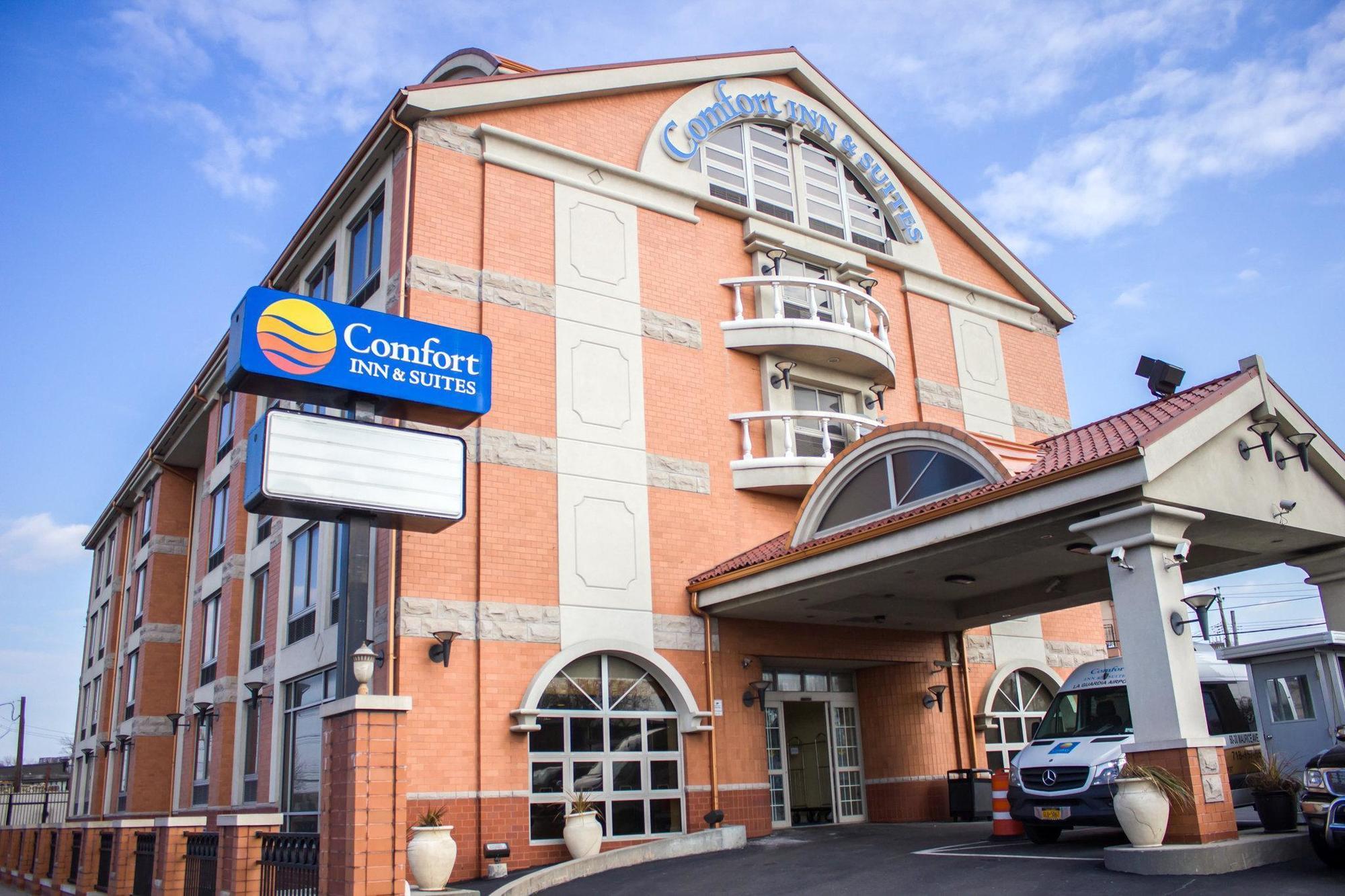 Comfort Inn & Suites Laguardia Airport New York Exterior photo