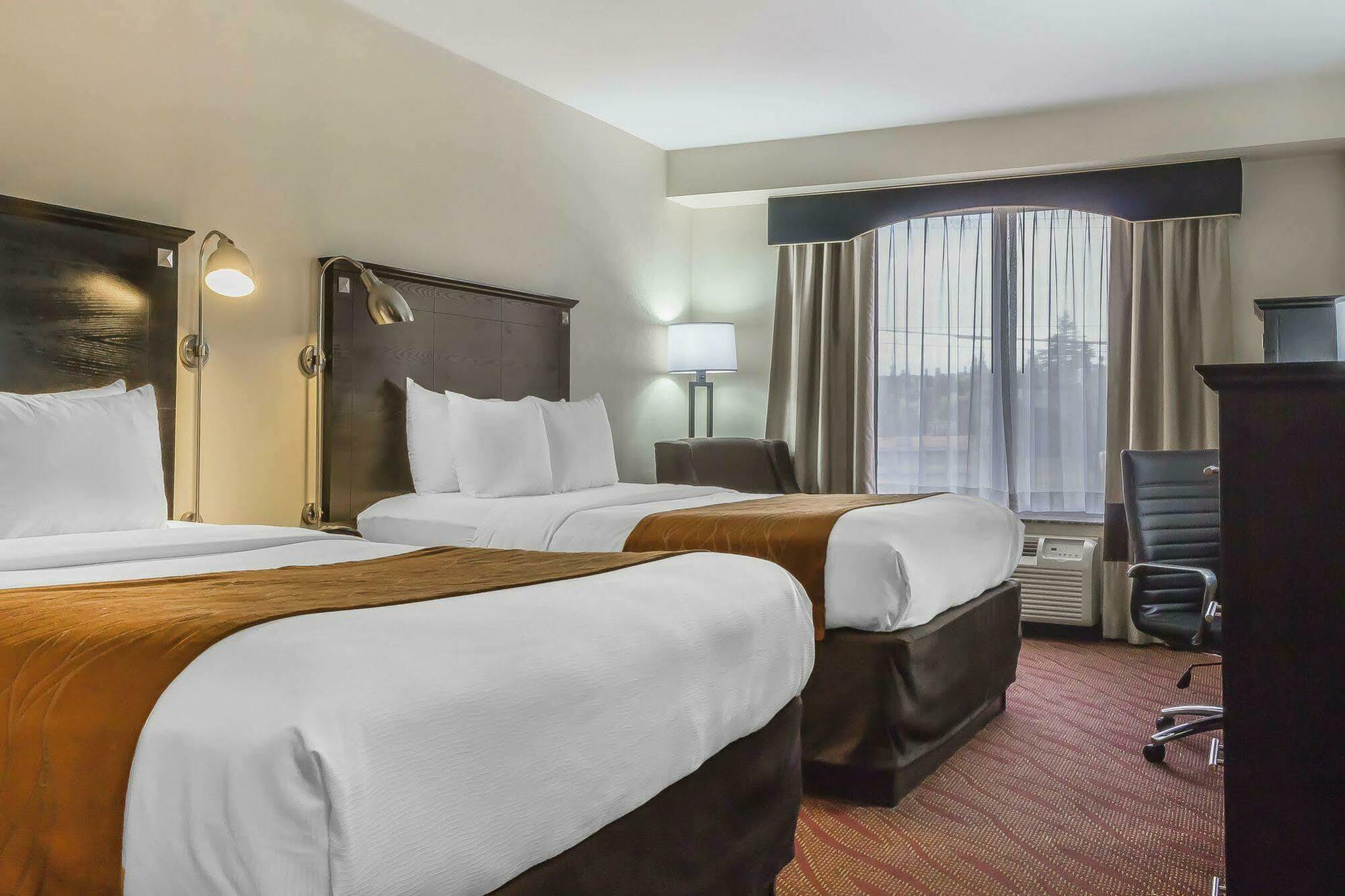 Comfort Inn & Suites Laguardia Airport New York Exterior photo