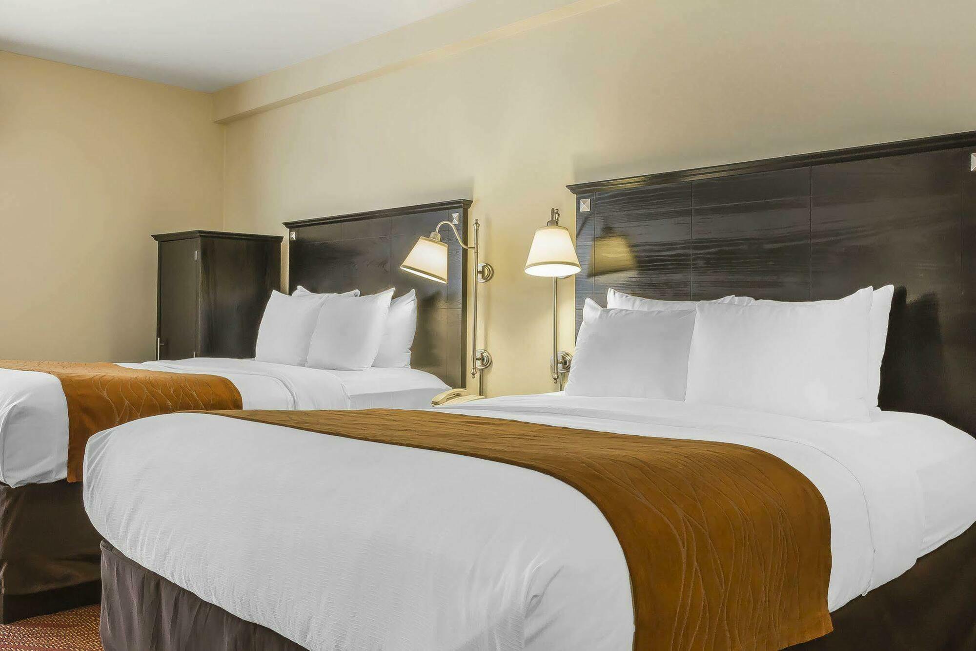 Comfort Inn & Suites Laguardia Airport New York Exterior photo