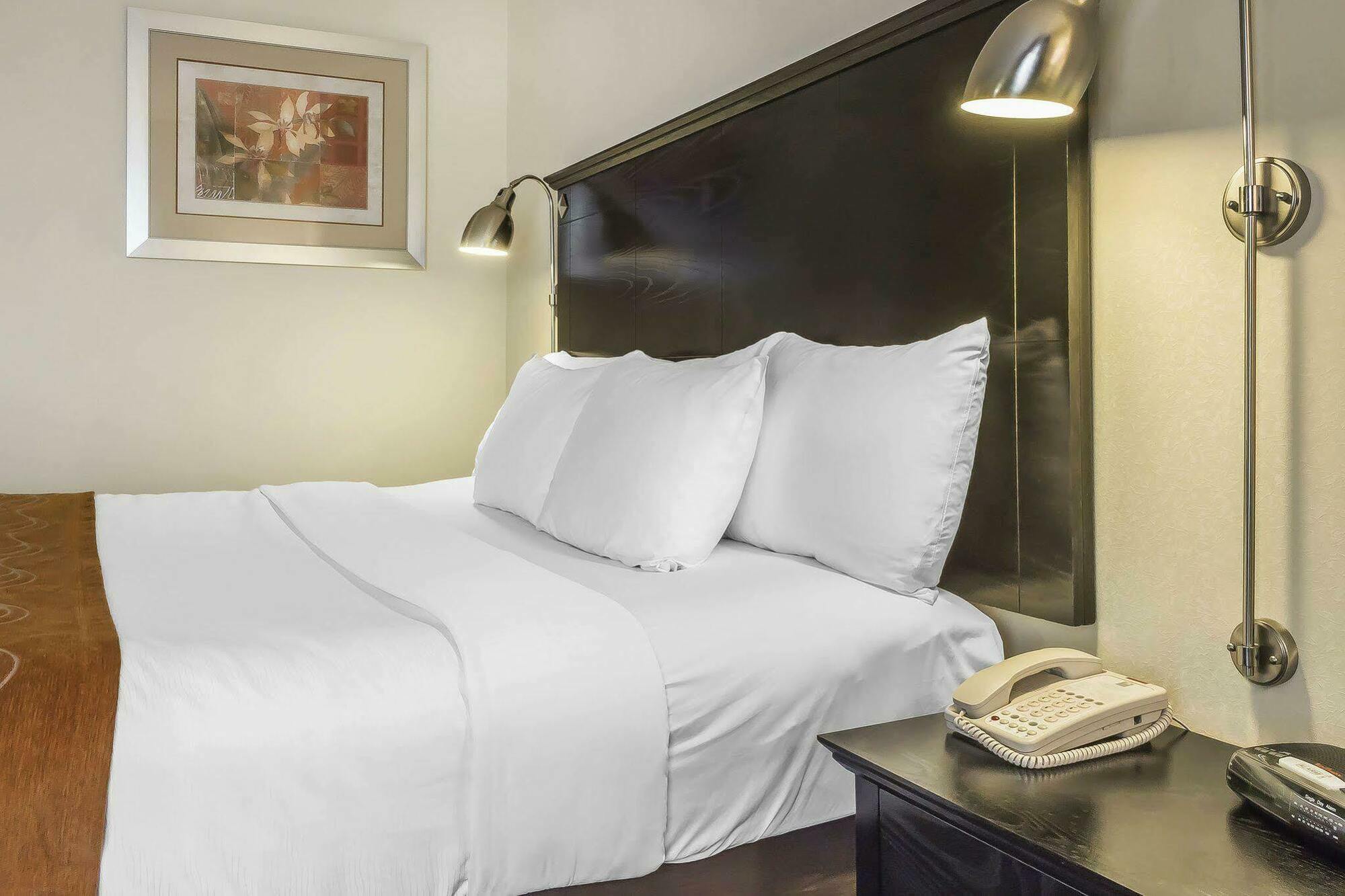 Comfort Inn & Suites Laguardia Airport New York Exterior photo